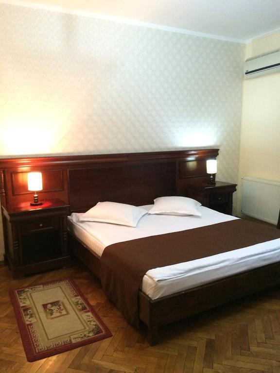 Pensiunea Diana Hotel Fagaras Ngoại thất bức ảnh